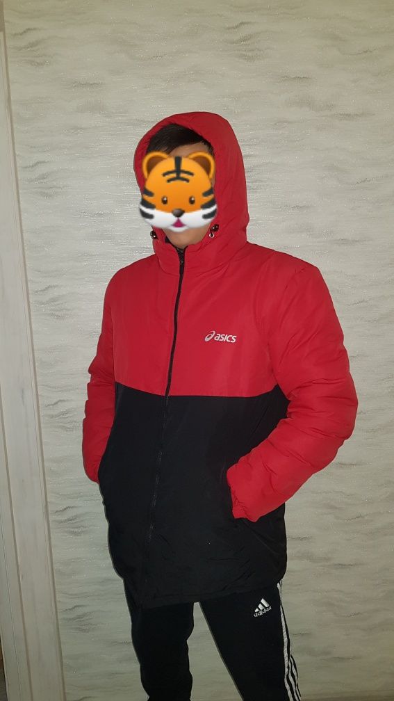 Продам спортивную зимнюю куртку "ASICS"