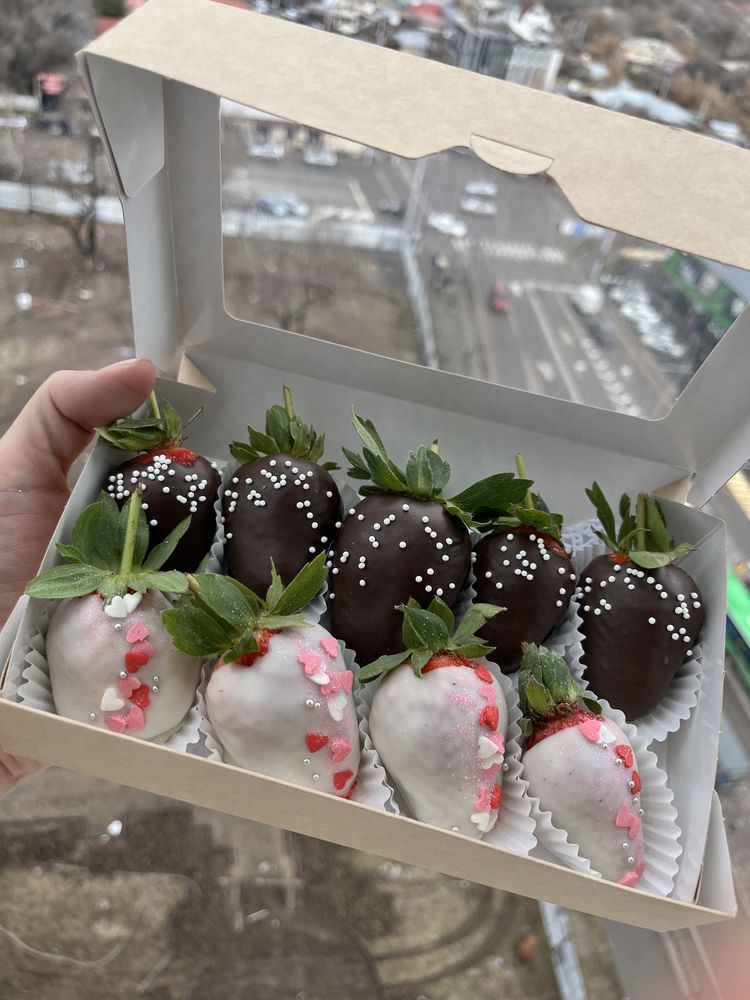 Клубника в шоколаде букет
