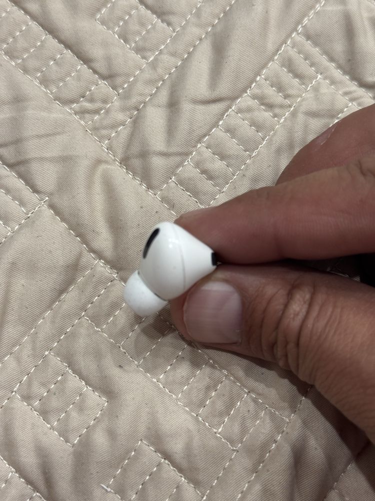 Наушник AirPods Pro