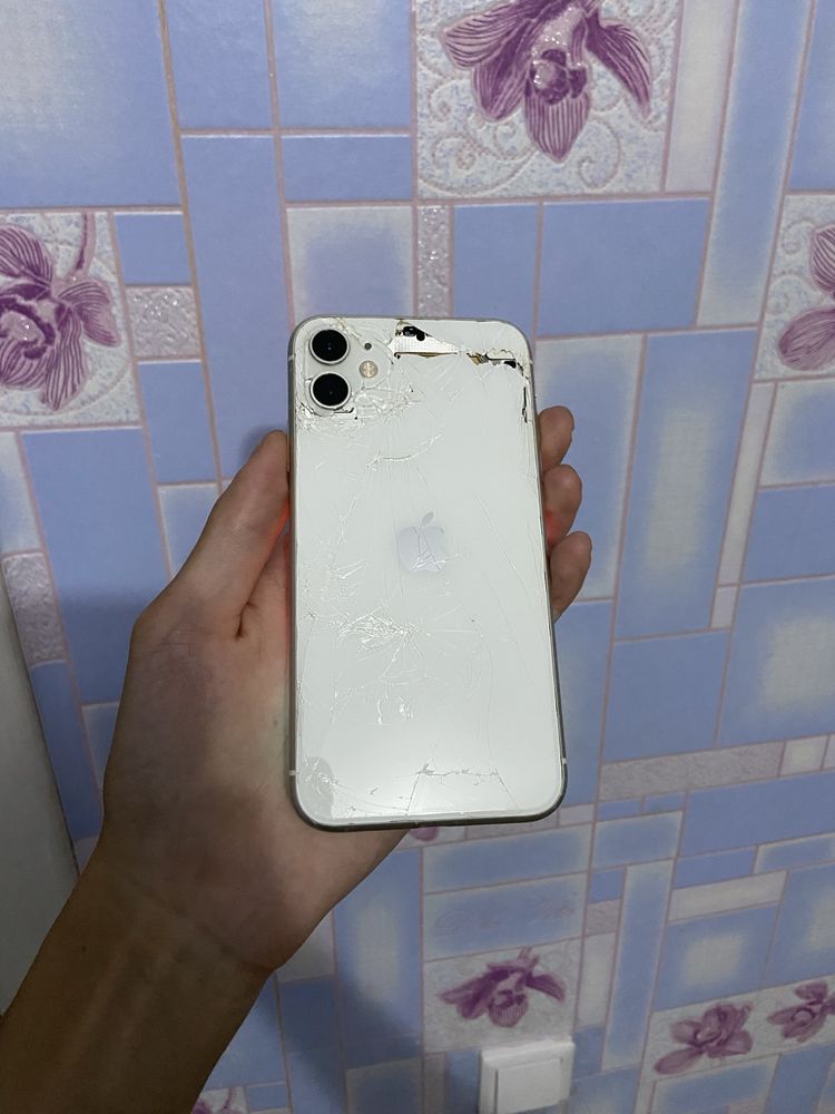 Продам Айфон 11 128gb 75%