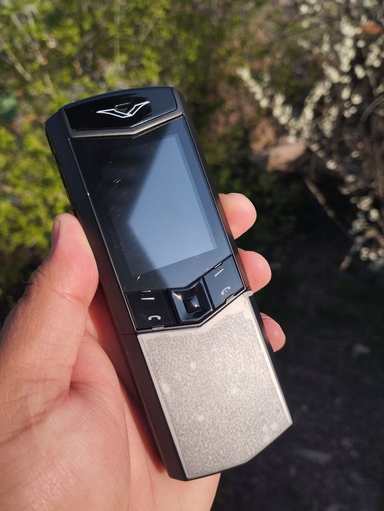 Vertu signature слайдер