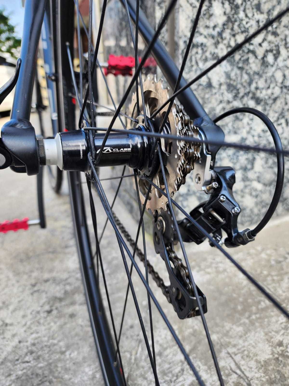 Fuji Roubaix 3.0 Made in Japan. И велосипед: Cello, модель Terra.