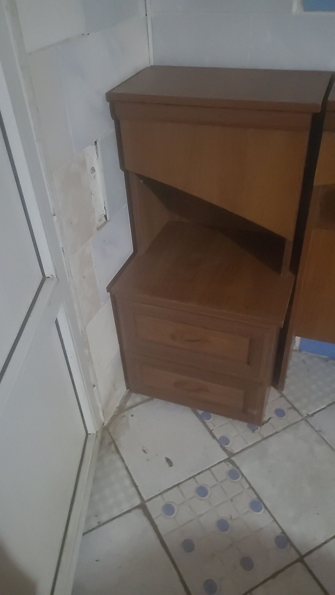 Продам журнальный столик (дерево) б/у в хорошем состоянии 5000 тен.,