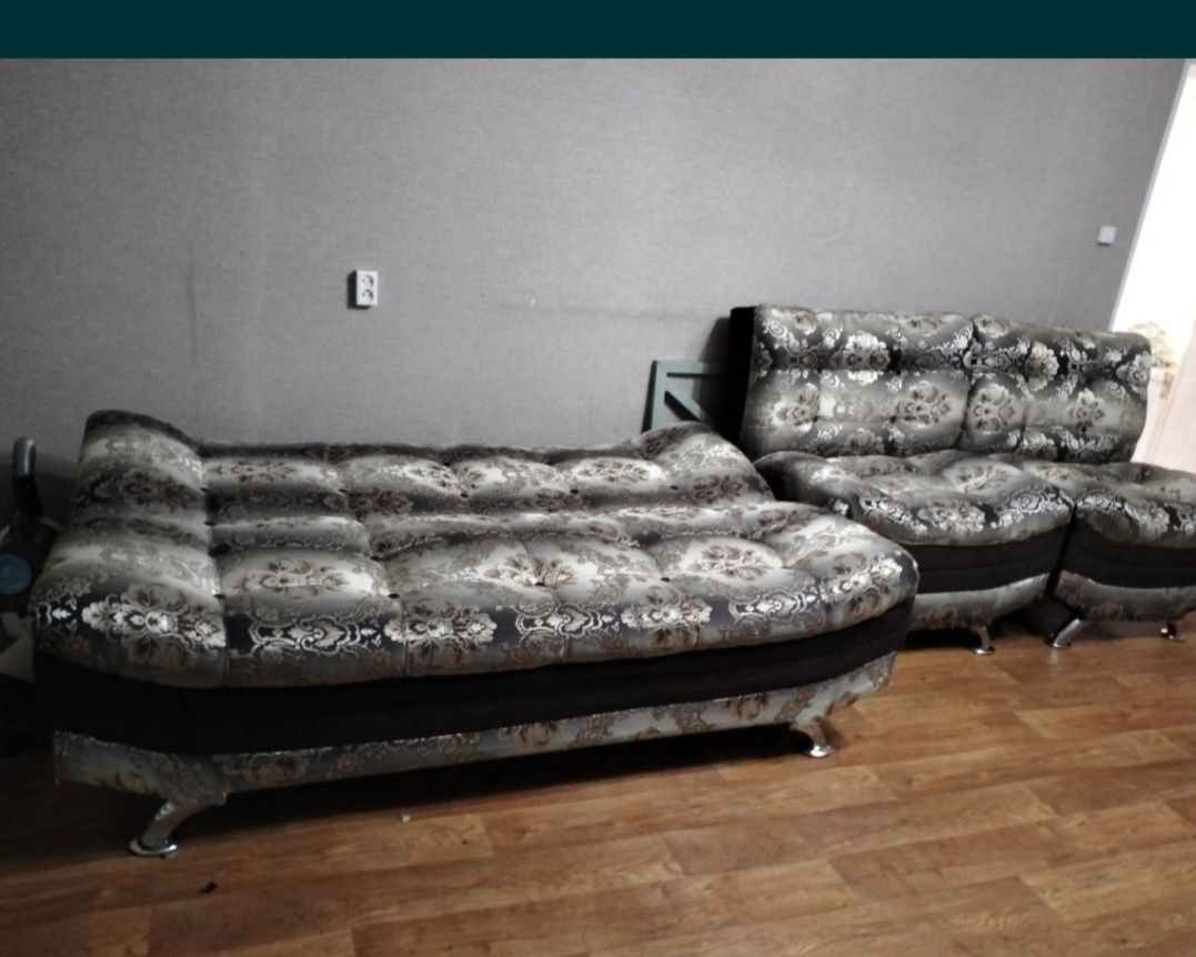 Продам диван с двумя креслами, раскладные кресло 95000т