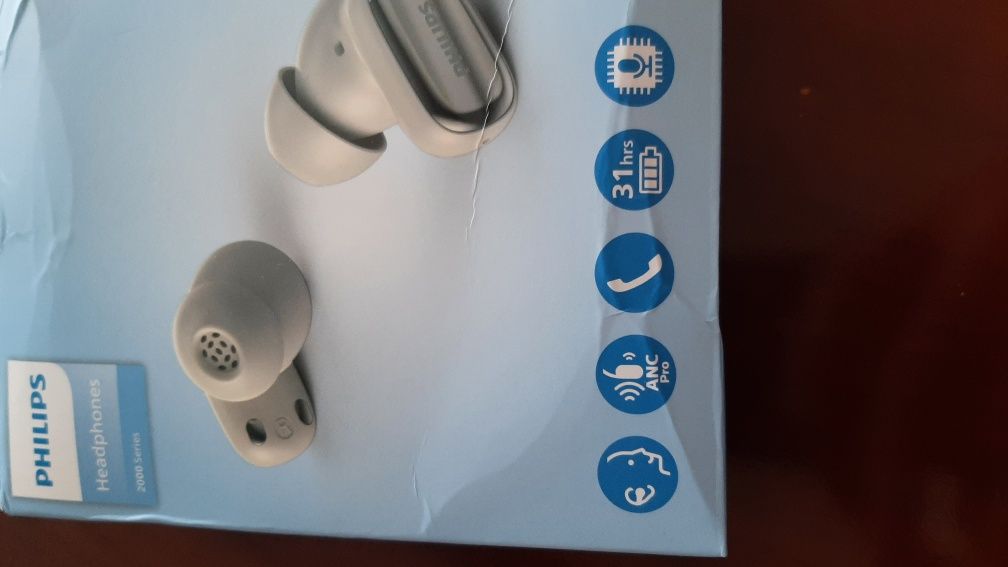Наушники беспроводной, отличного качества. Фирма  PHILIPS