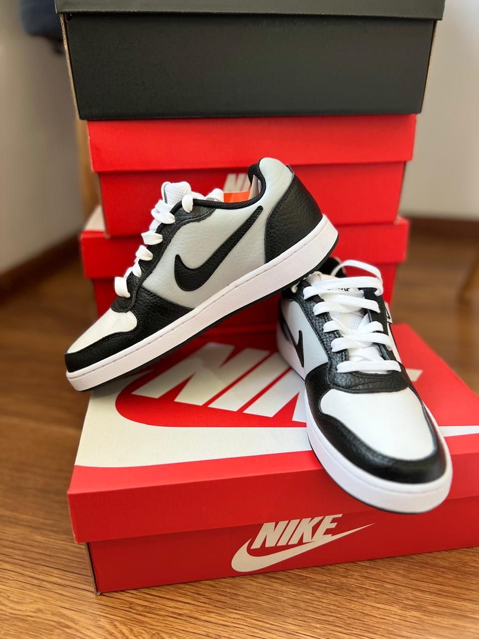 Nike Ebernon Low Prem — ОРИГИНАЛ!
Размер 6 US (37.5)
	•	Стильная класс