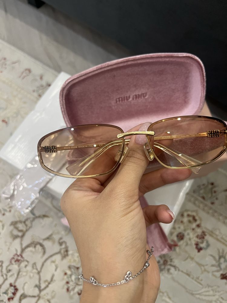 Продаю очки miu miu