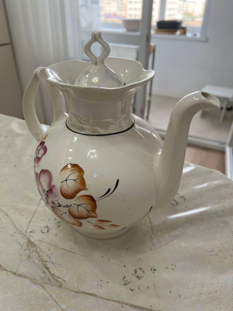 Чайник фарфоровый советский