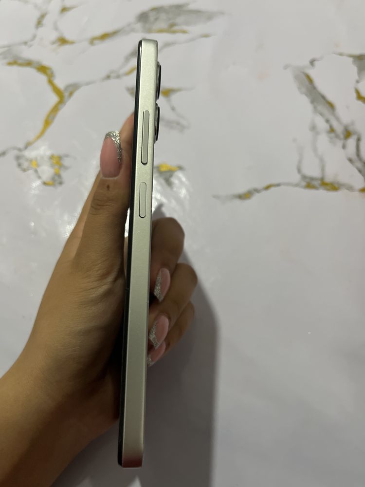 Продаётся телефон Redmi 12 256 гб.