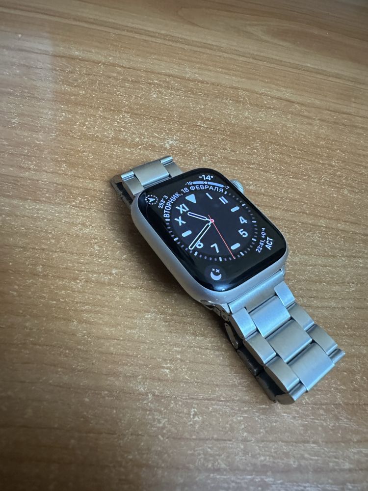 Продам Apple Watch 9 45 mm Silver