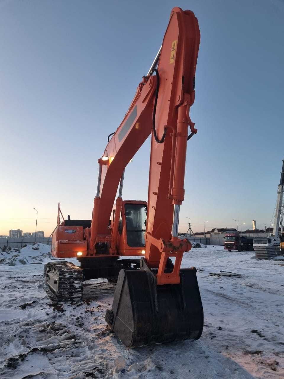 Корейский гусеничный экскаватор DOOSAN, модель DH 300 LC-7.
