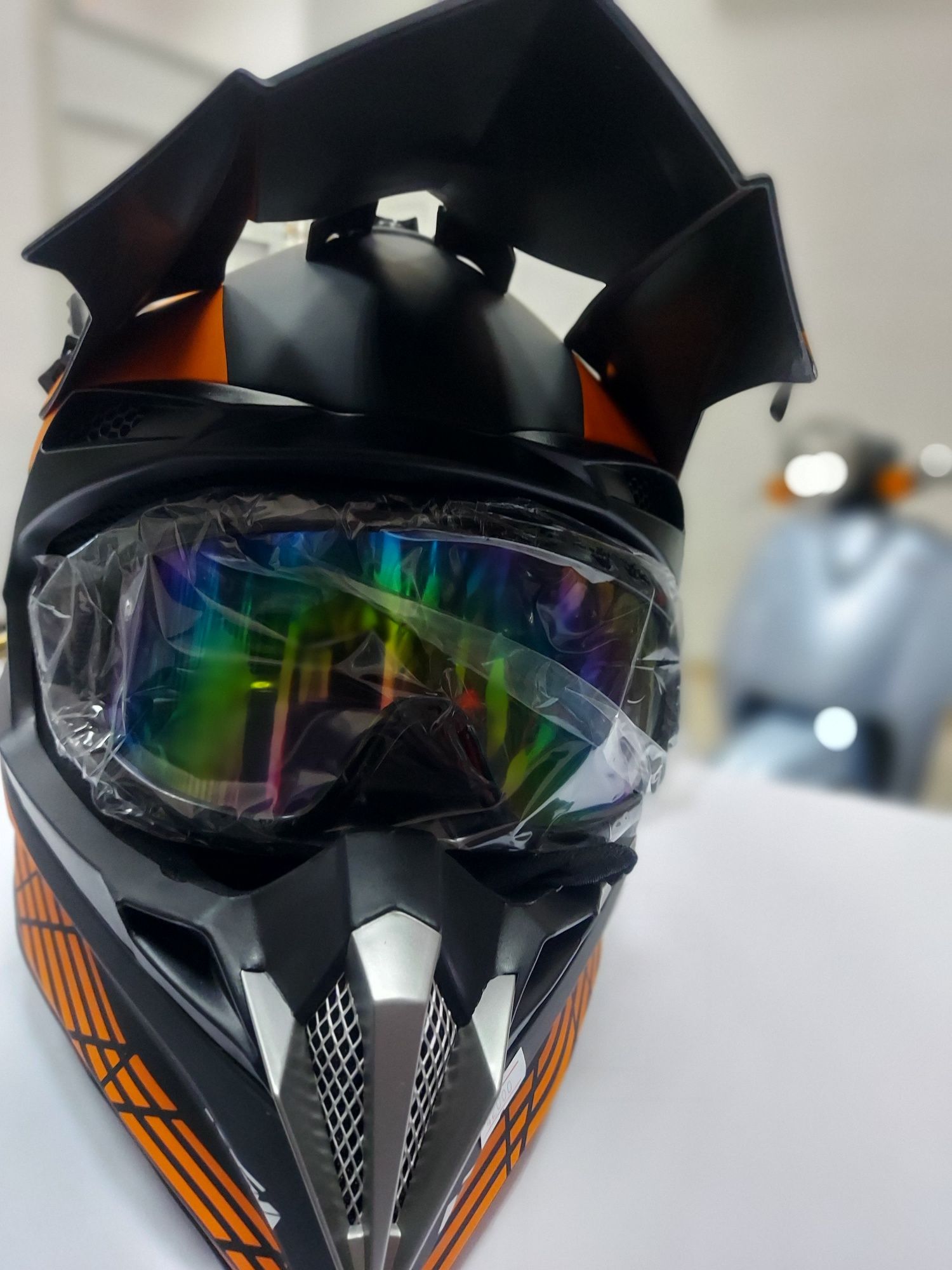 Новые крутые каски KTM, мотошлемы
