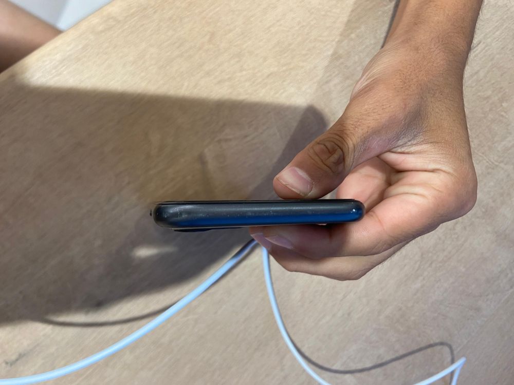 Iphone 11 256/100 срочна продаю