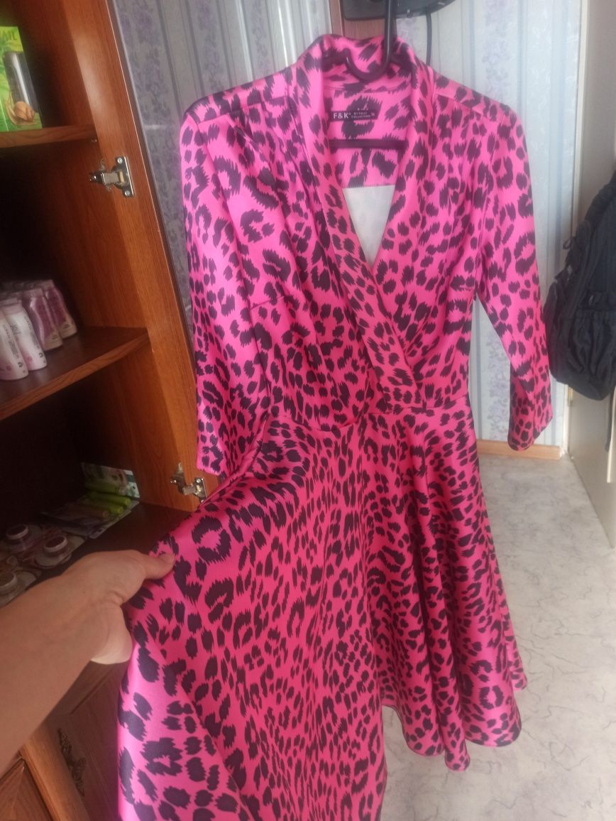 Платье продам аи
