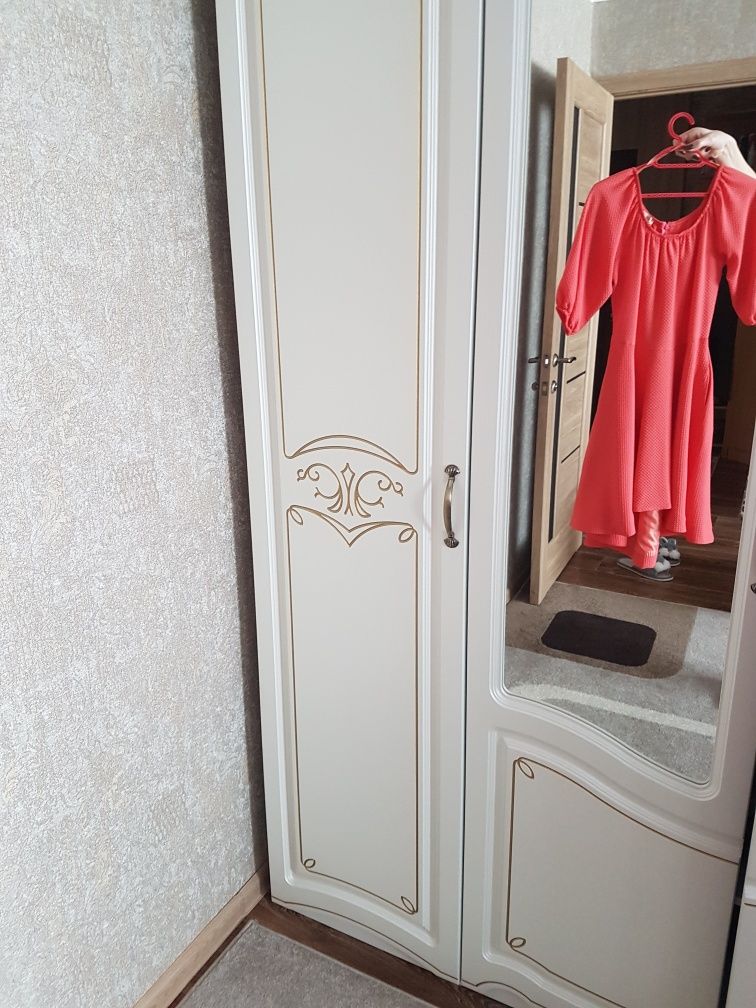Продам платье б/у 5000тн