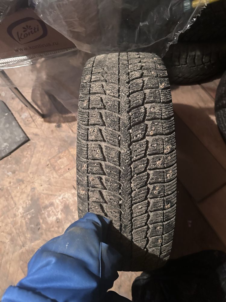 Зимние шины 215/55/16