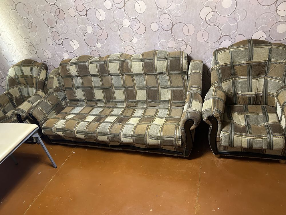 Продам диван и 2 кресла+дивандек
