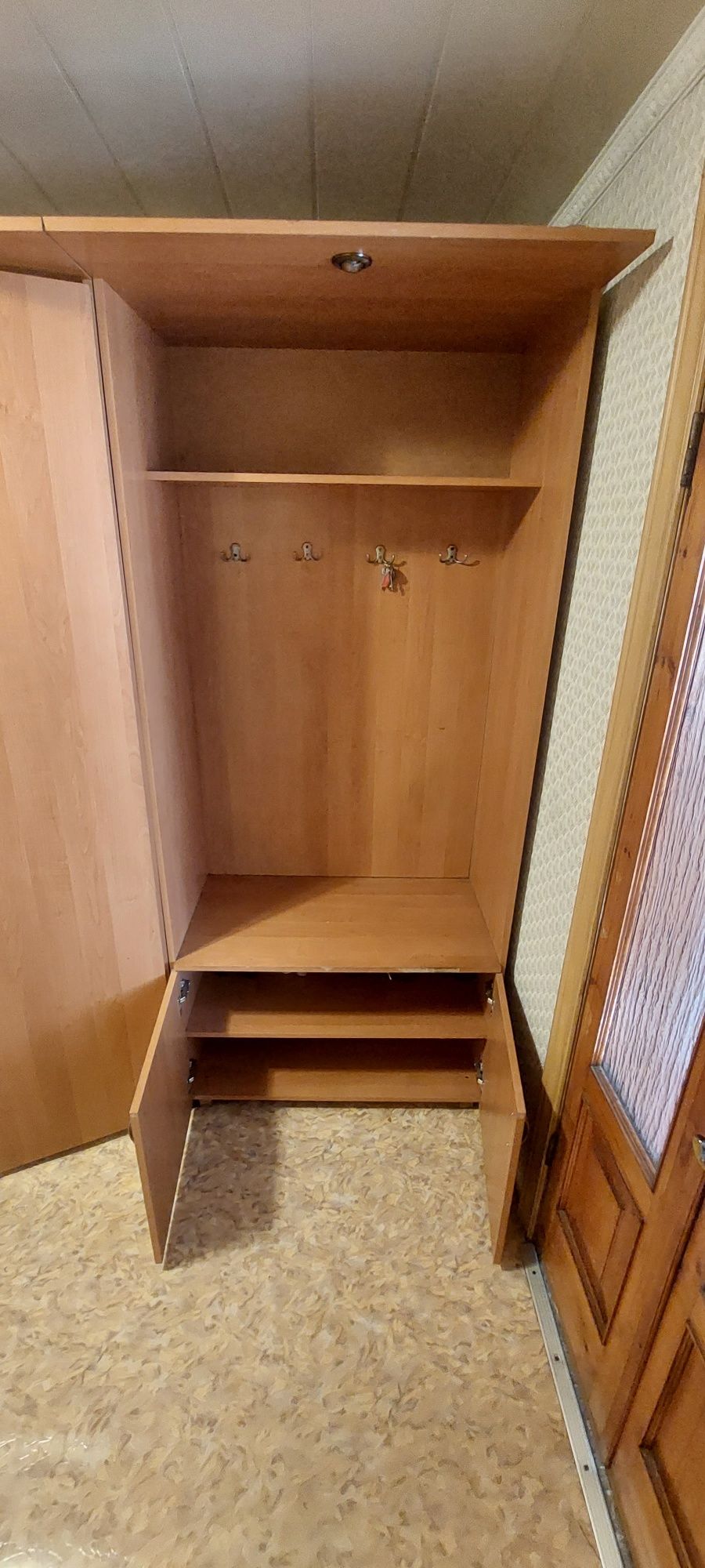 Продам прихожую . доставка бесплатно