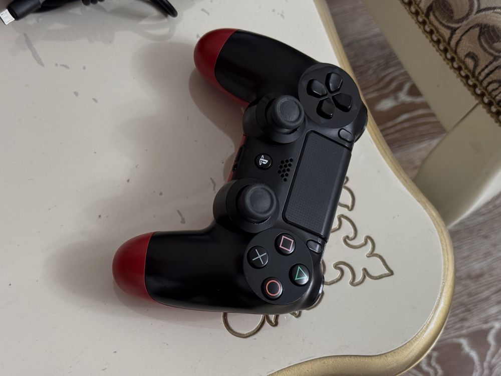 Sony PS4 / Игровая приставка PlayStation , +Игра