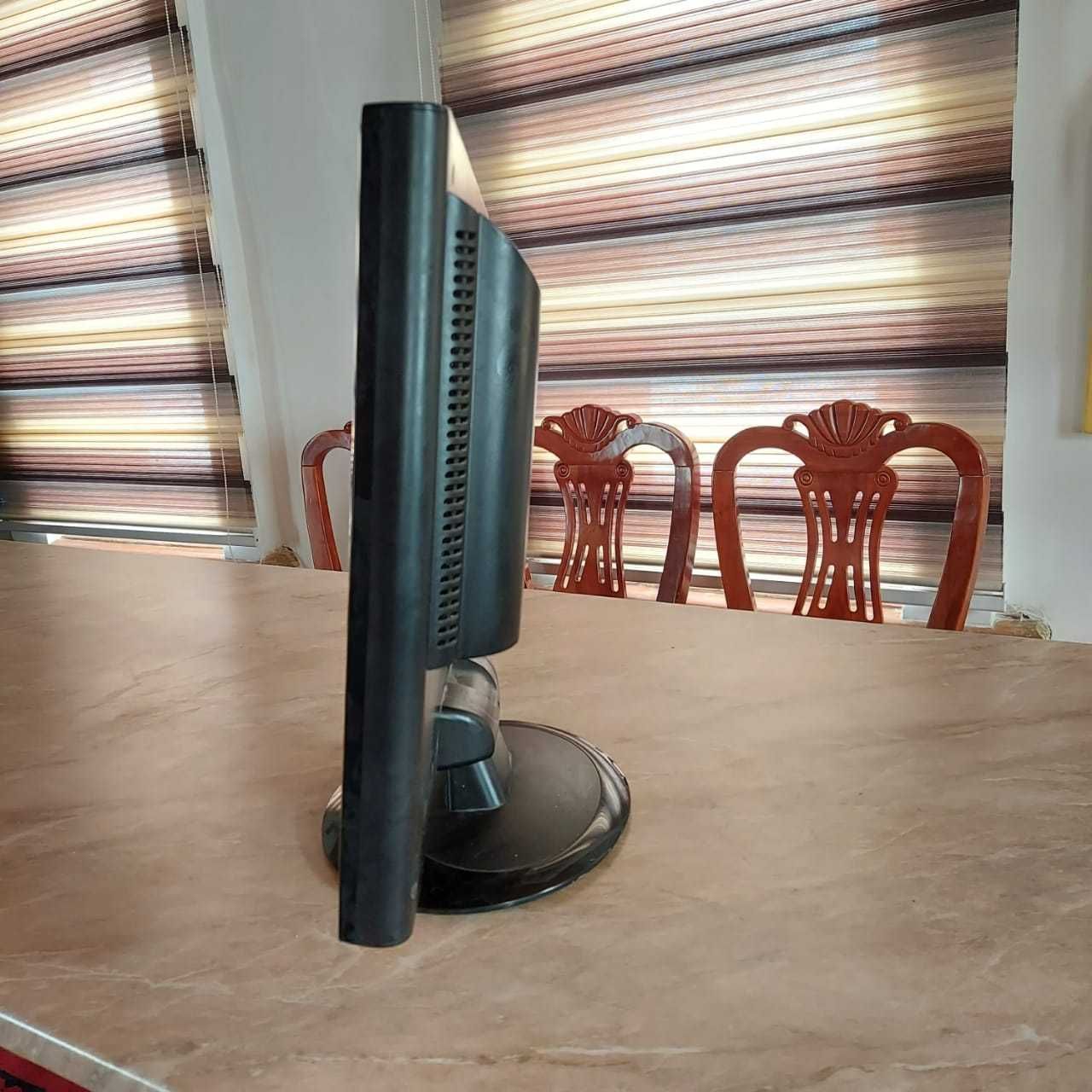 Монитор BenQ LCD TV. 24". TV Tuner. Не рабочий. На разбор.