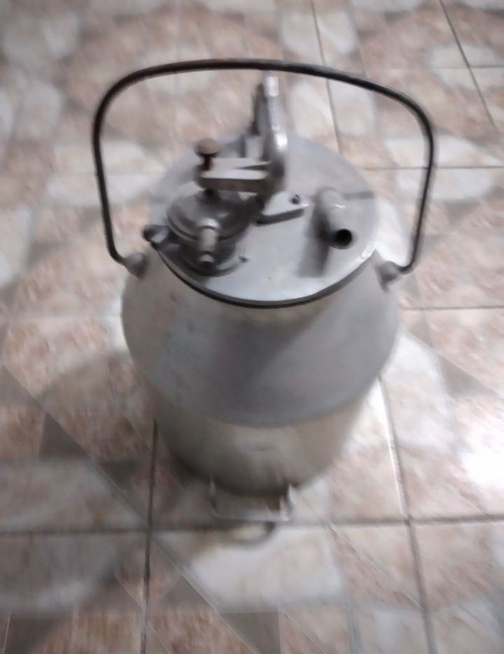 Продам мусорный бак