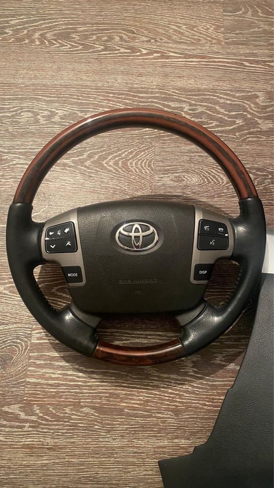 Toyota Land Cruiser 200