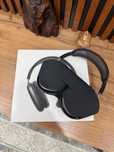 Продам airpods max новая