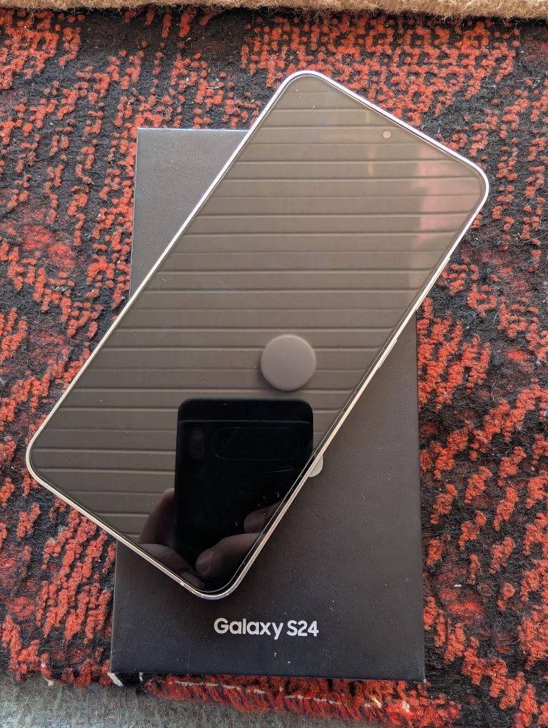 Samsung Galaxy s24 8/128gb