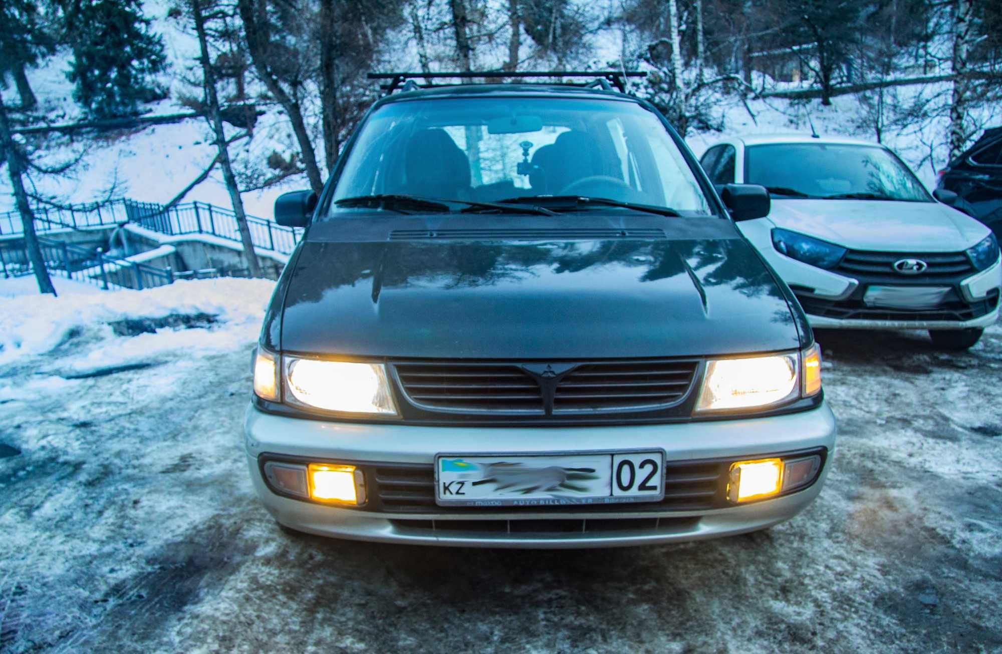 Mitsubishi Space Runner 1995 г. в. Объем 1,8 на механике 4x4