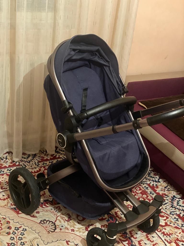 Коляска Алматы б.у.в отличном состояний!