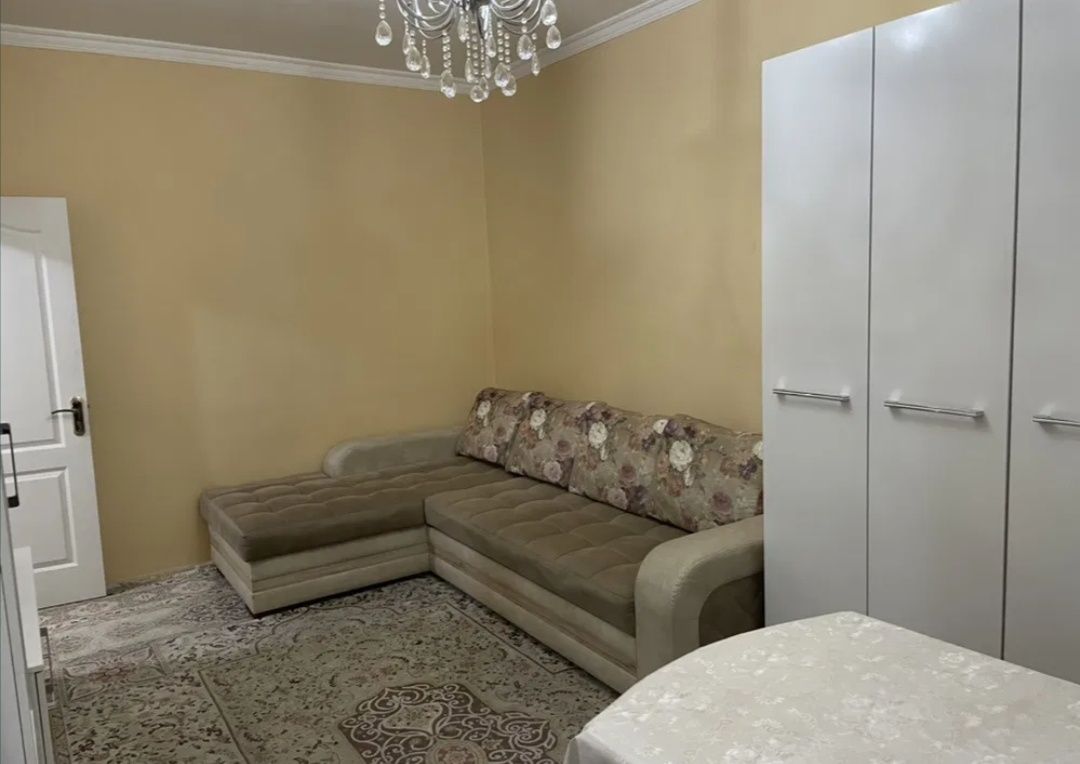 В центре 2-х комнатная по Абая