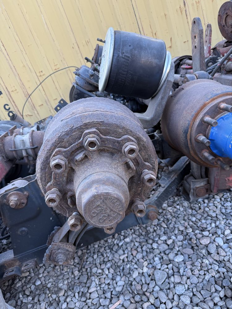 Автозапчасти на прицеп полуприцеп