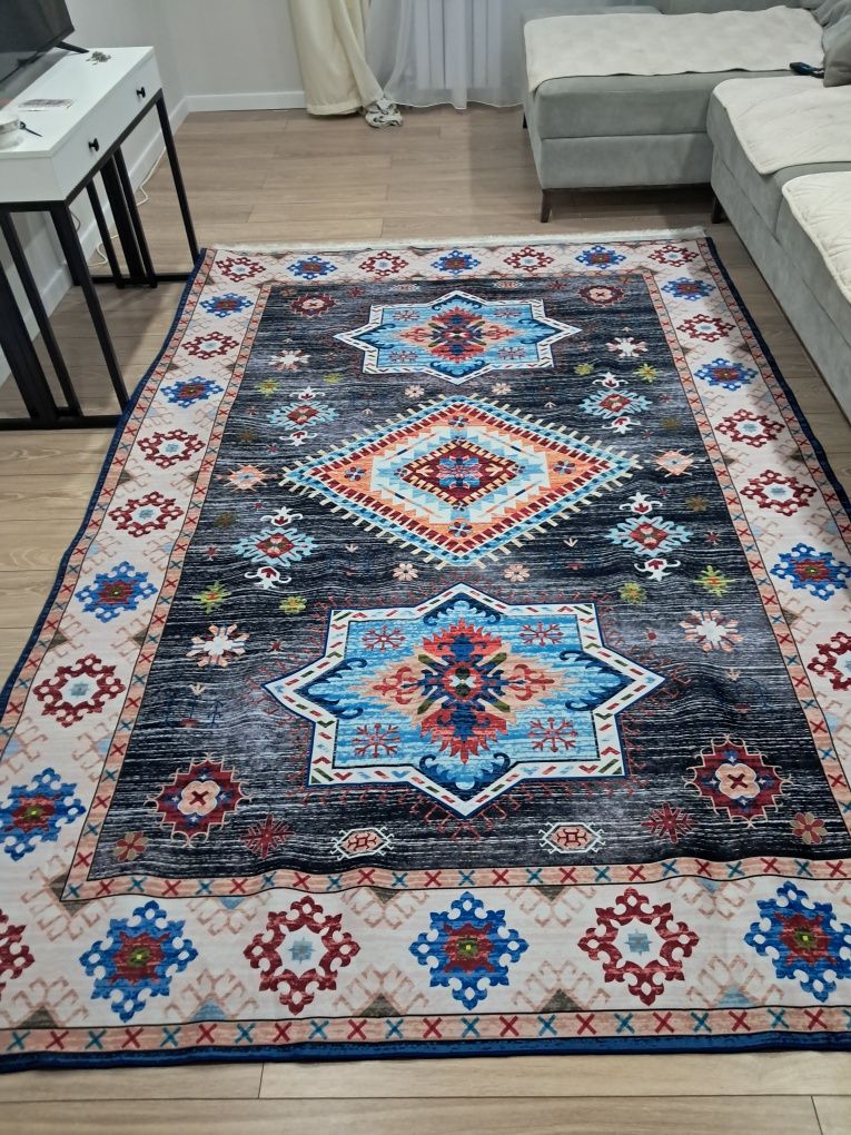 Продам новый ковёр 3Д размер 2×3