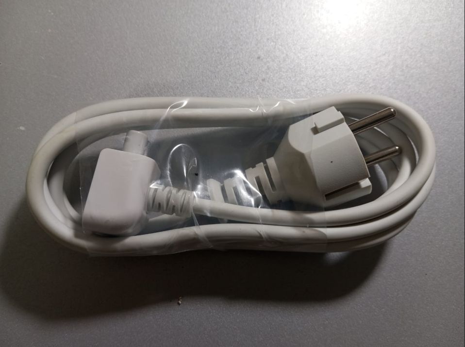 на макбук под Magsafe или Type-c Зарядка, блок питания