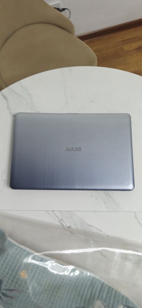 Идеальная цена. Срочно ноутбук ASUS X540L 1 TB памяти.