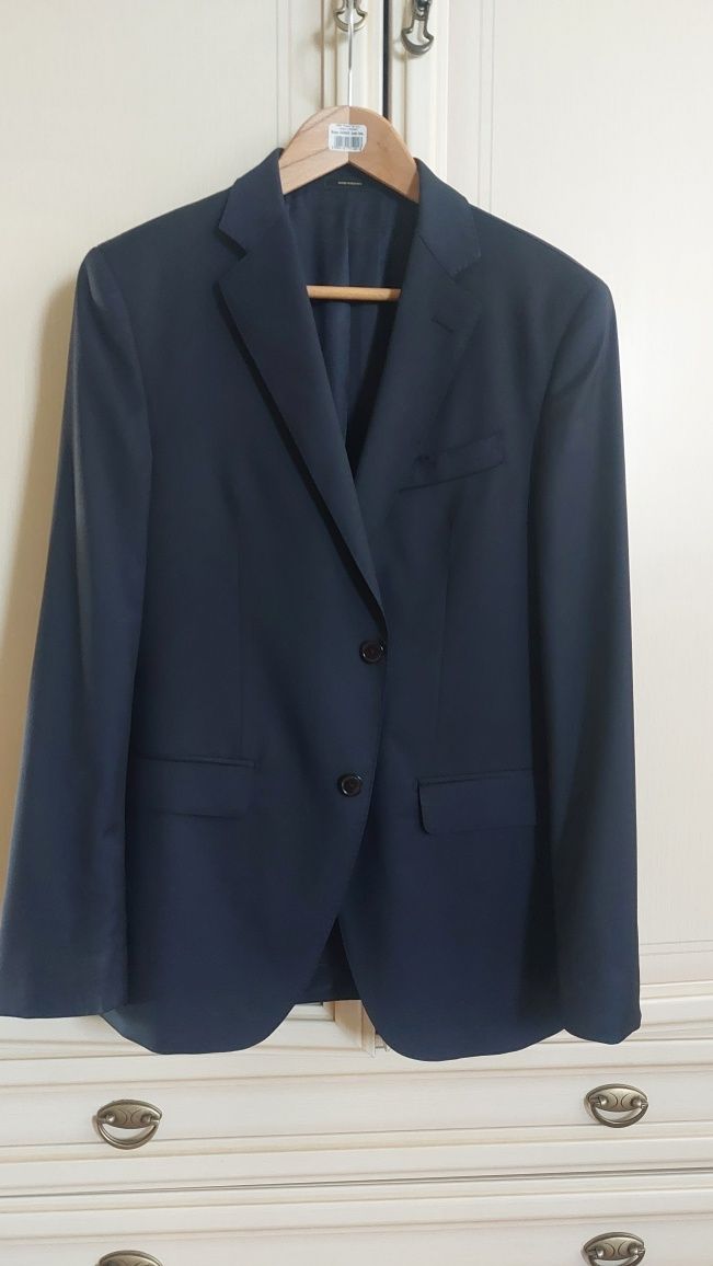 Пиджак от Massimodutti.