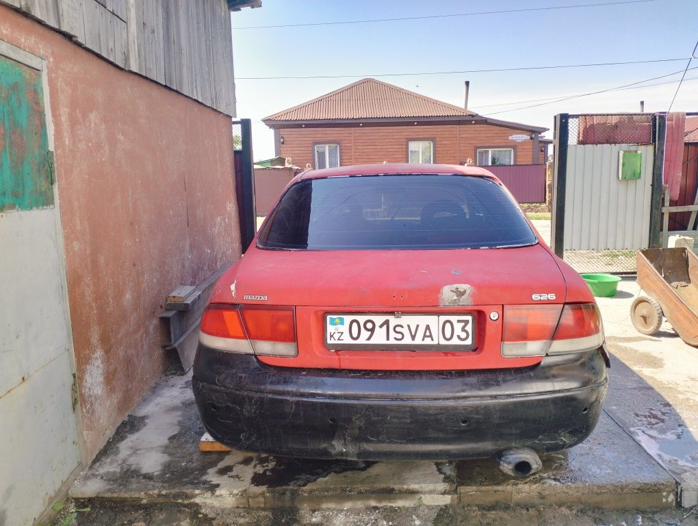 Продам машину Мазда Кронос 626