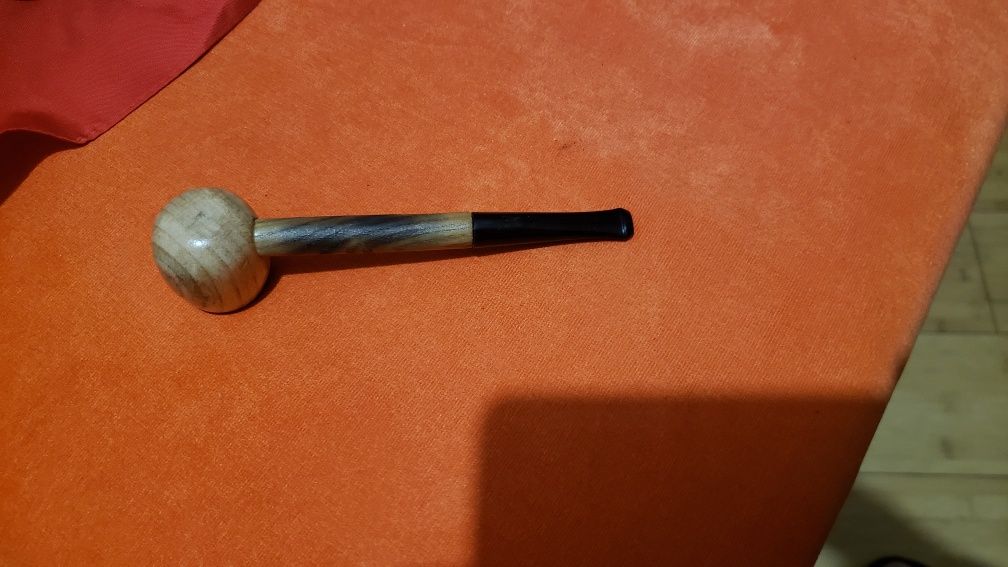 Продам  курительную Трубку ( дерево )