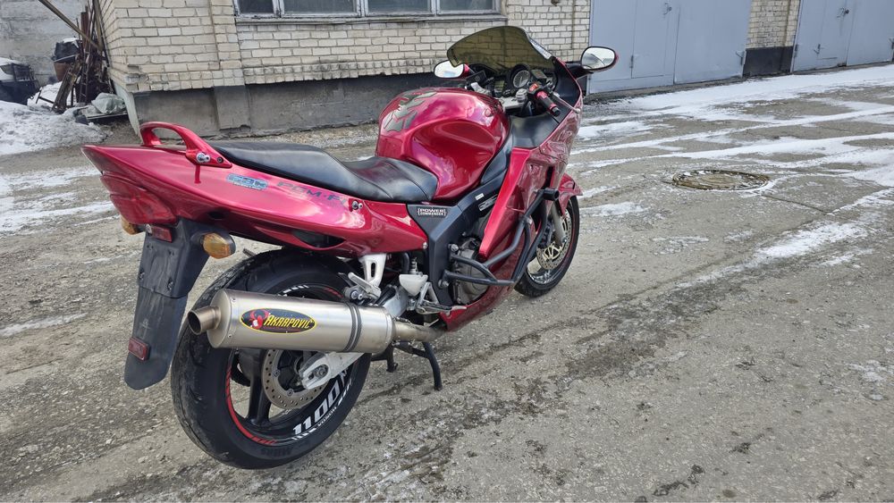 Honda cbr 1100 xx blackbird