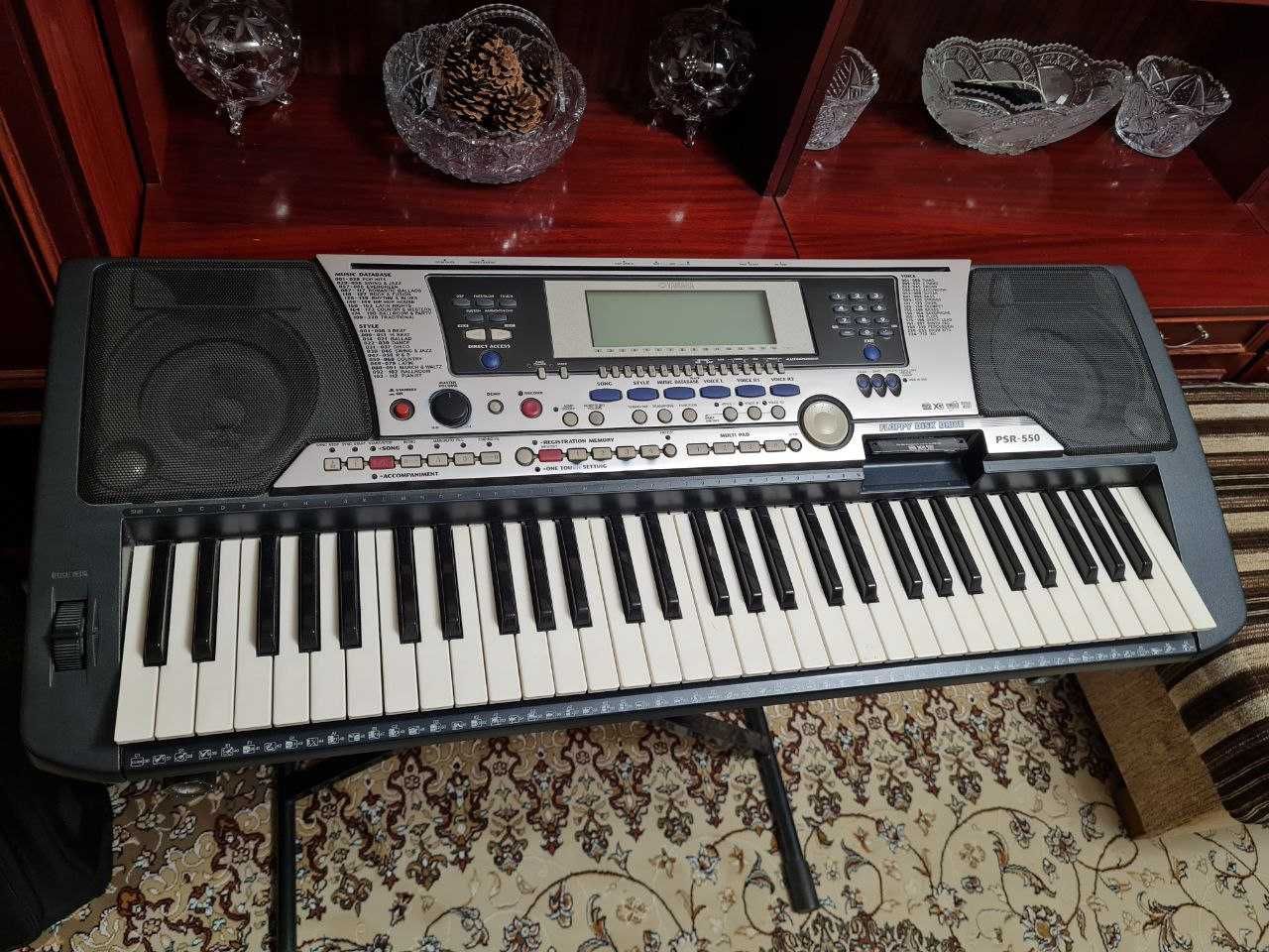 Синтезатор Yamaha PSR 550