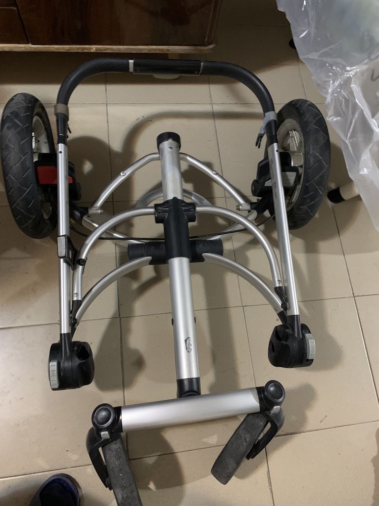 Коляска Quinny Buzz Xtra Bluebase. В отличном состоянии.