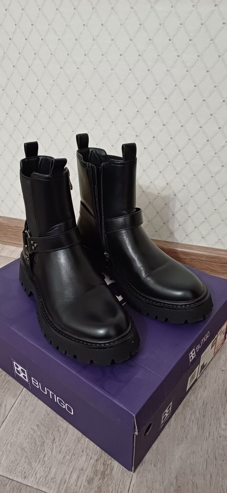 Продам ботинки демисезон