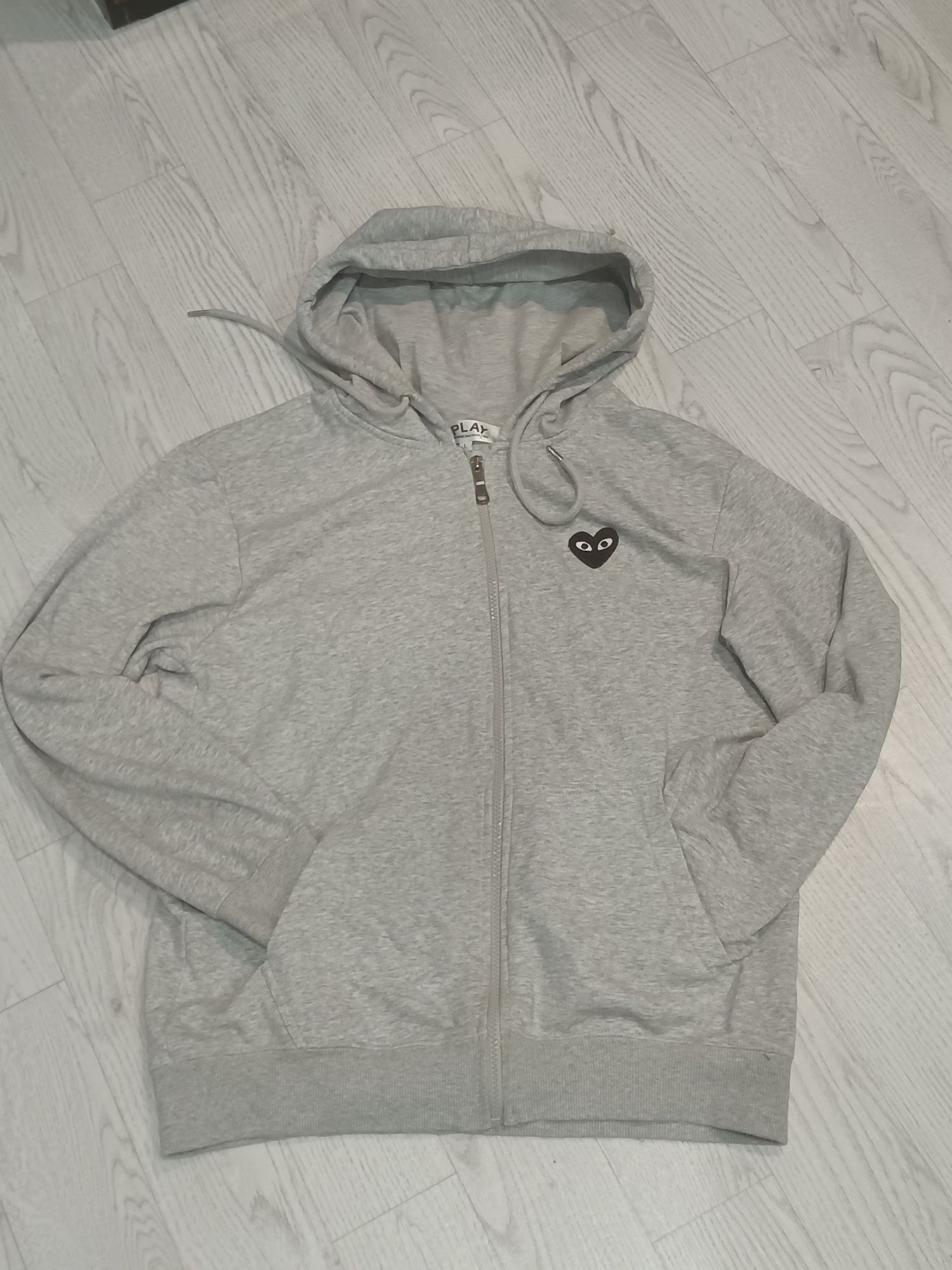 zip hoodie comme des garçons play