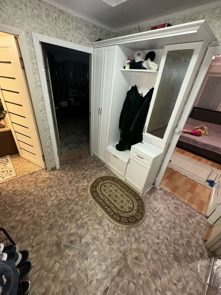 Продам 4х. комнатную квартиру (16 мкр.)