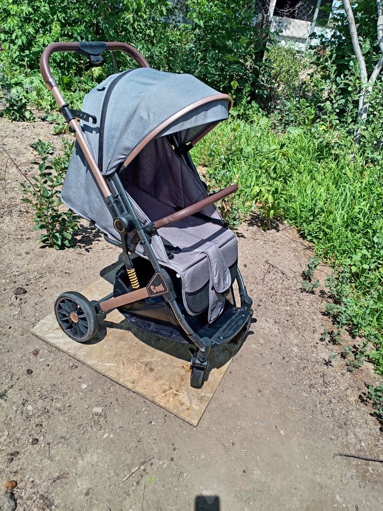 Продам коляску летнюю