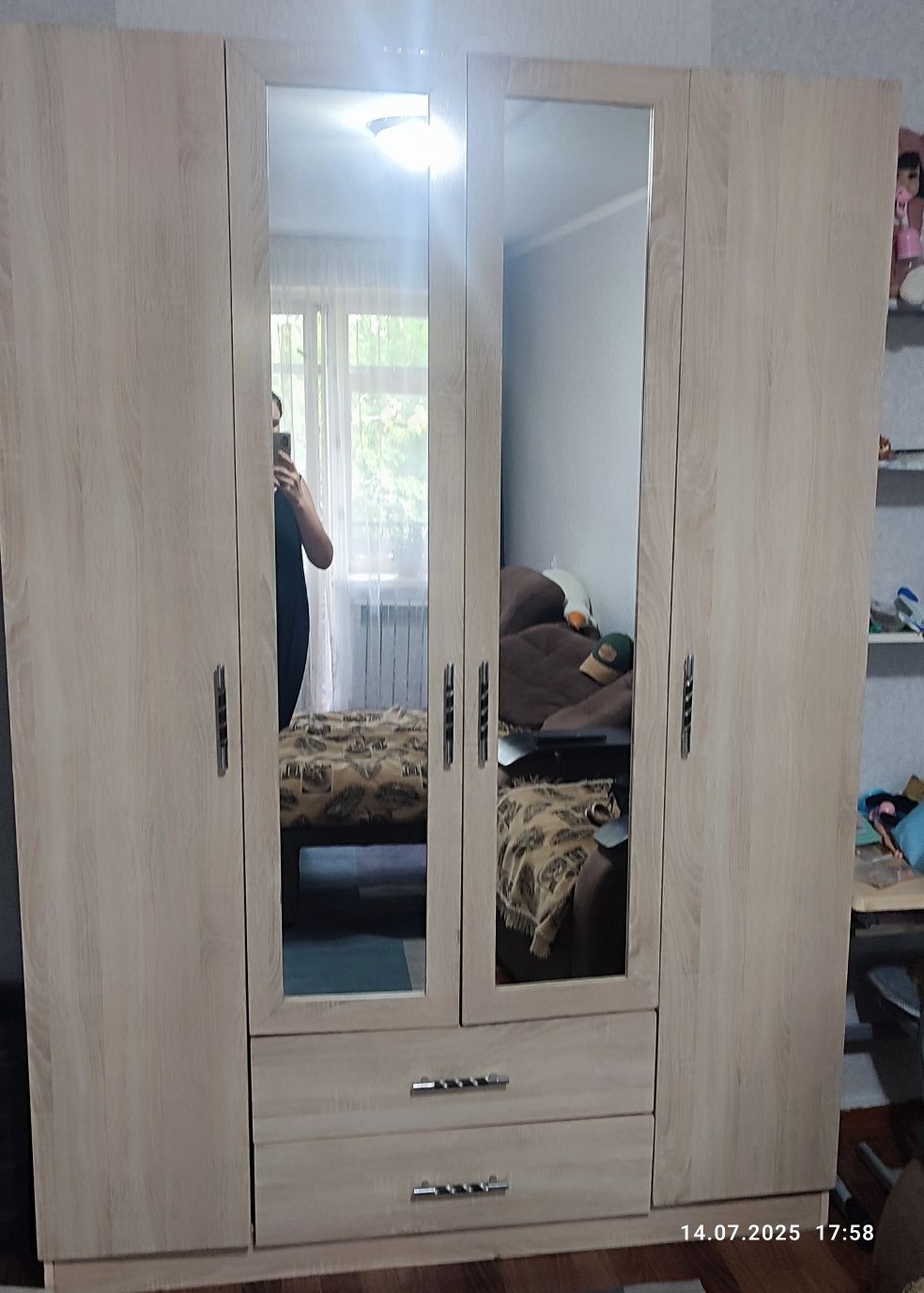 Продам шкаф,шифонер