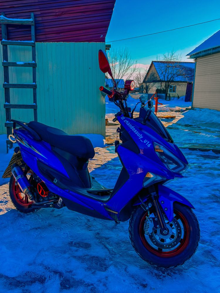 Скутер макси moped