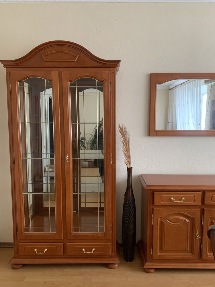Продам горку с комодом