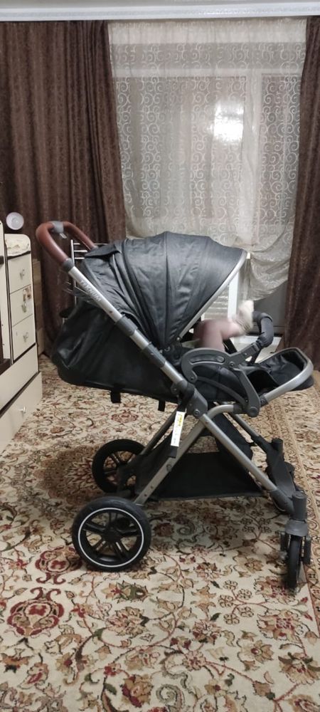 Продам прогулочную коляску
