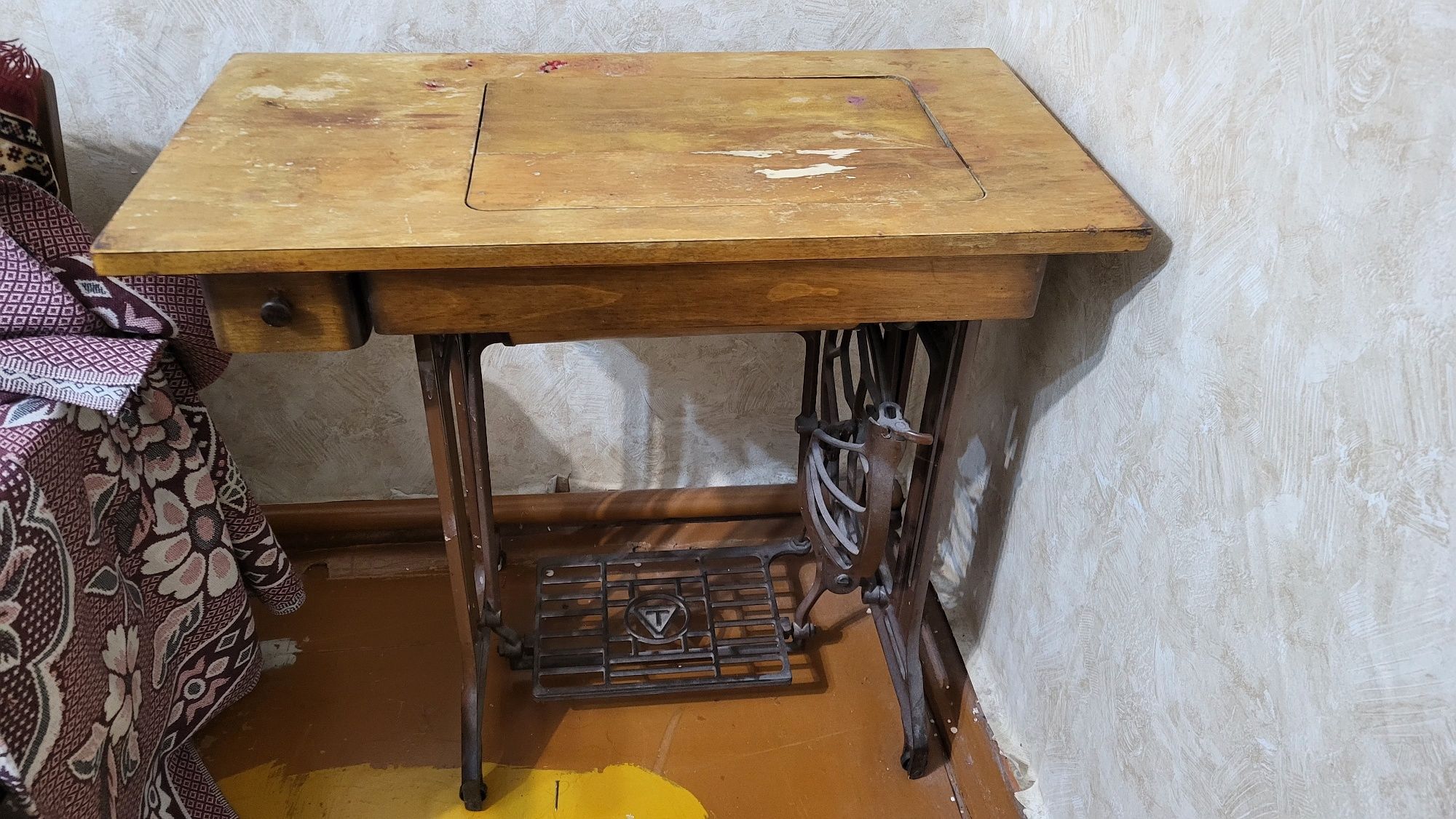 Швейная машинка, старинная.